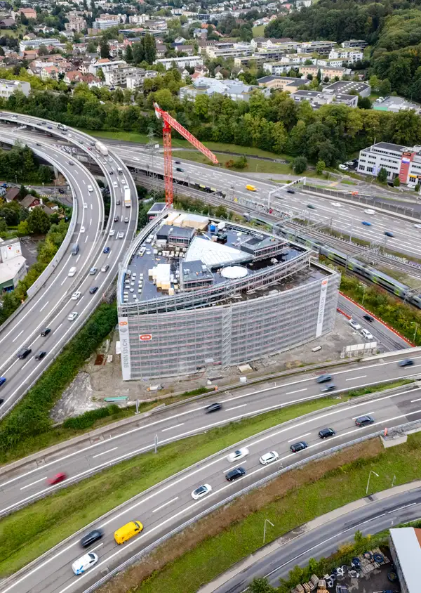 Aufrichtfest beim BERN 131: Der Holz-Hybridbau nimmt immer mehr Gestalt an!